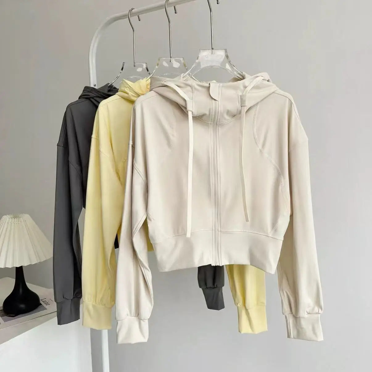 Women's Short Hooded Sports Jacket, Waist-Cinching Slimming Design, Zip-Up Cardigan Long-Sleeve Top Yoga and Fitness Wear Jacket